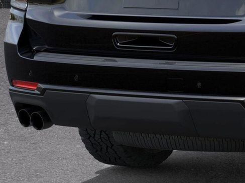 New 2026 Chevrolet Suburban Z71 w/ Comfort Package image 15