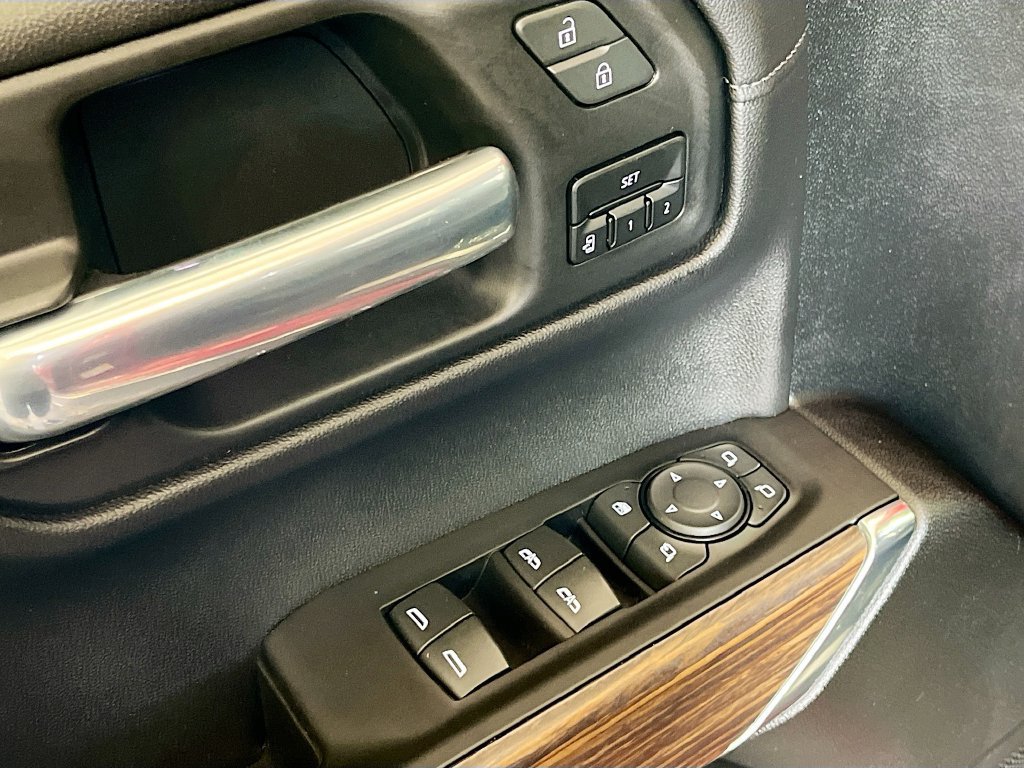 Used 2021 Chevrolet Silverado 1500 High Country AWD/4WD image 18