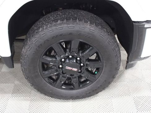 Used 2024 GMC Sierra 2500 AT4 w/ AT4 Premium Plus Package image 46