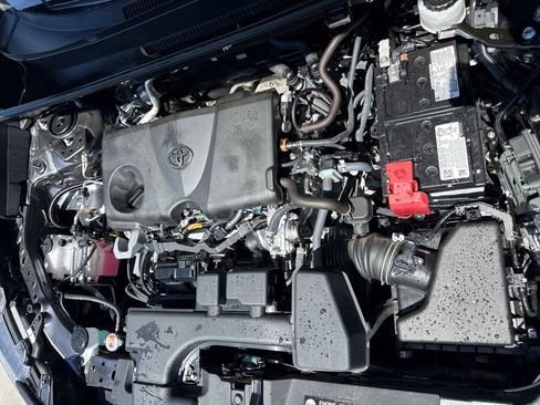 Used 2025 Toyota RAV4 XLE FWD image 35