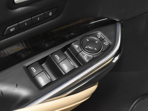Certified 2024 Cadillac XT4 Premium Luxury AWD/4WD image 10