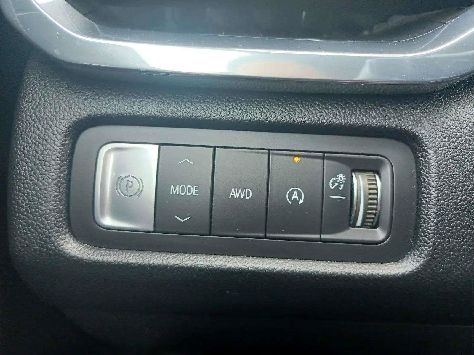 Used 2026 GMC Acadia AWD Elevation w/ Elevation Premium Package image 18