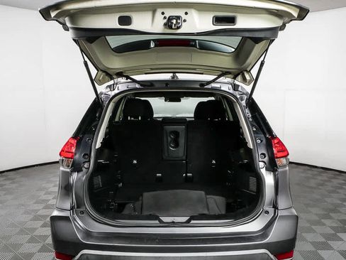 Used 2017 Nissan Rogue SV AWD/4WD image 29