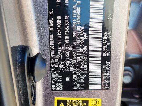 Used 2015 Toyota Highlander XLE image 27