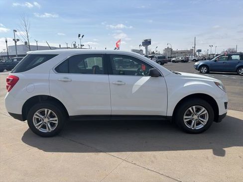 Used 2016 Chevrolet Equinox LS image 3