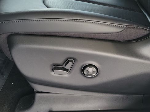 New 2026 Chrysler Pacifica Select FWD image 19