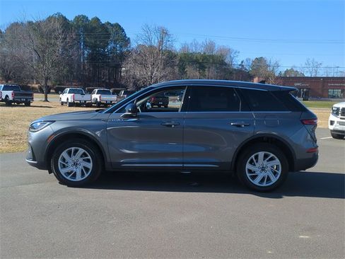 Used 2023 Lincoln Corsair AWD image 10