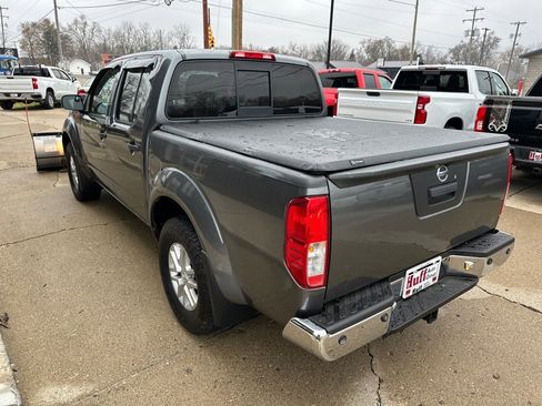 Used 2016 Nissan Frontier SV image 4