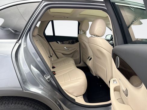 Used 2021 Mercedes-Benz GLC 300 4MATIC image 18