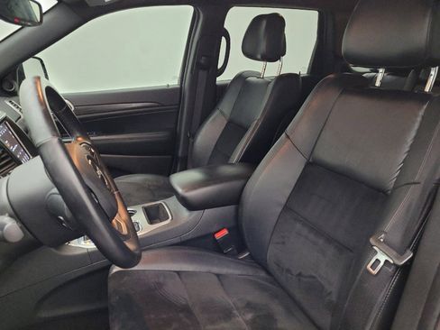 Used 2018 Jeep Grand Cherokee Laredo image 17