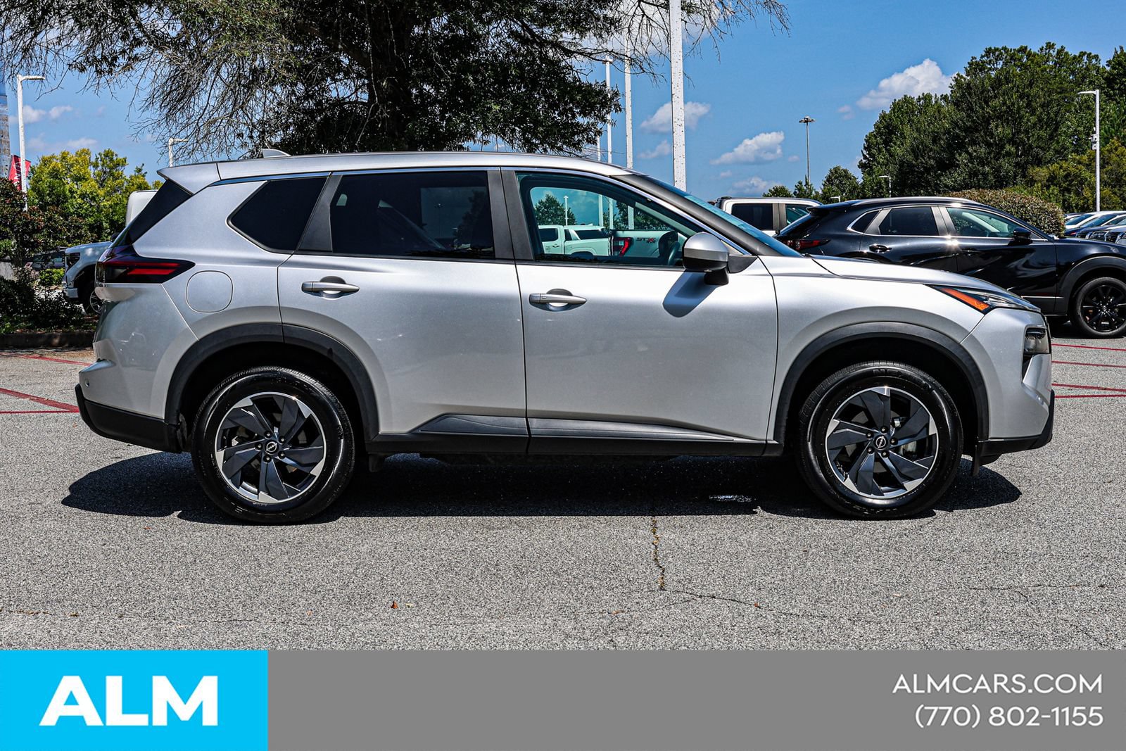 Used 2024 Nissan Rogue SV FWD image 10