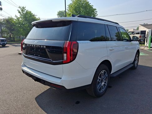 Certified 2025 Ford Expedition Active AWD/4WD image 5