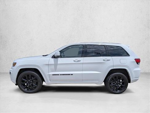 Used 2022 Jeep Grand Cherokee Laredo X AWD/4WD image 9
