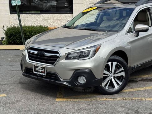 Used 2019 Subaru Outback 2.5i Limited AWD/4WD image 5