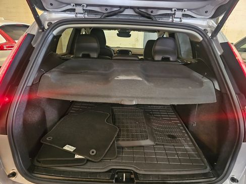 Certified 2026 Volvo XC40 B5 Core w/ Climate Package AWD/4WD image 7