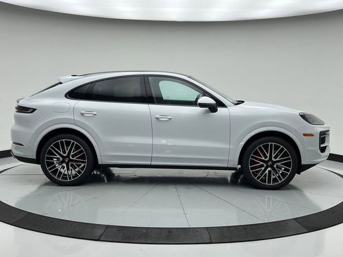 New 2025 Porsche Cayenne S image 10