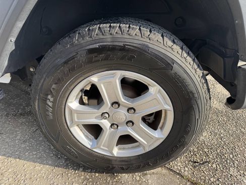 Used 2018 Jeep Wrangler Unlimited Sport S image 8