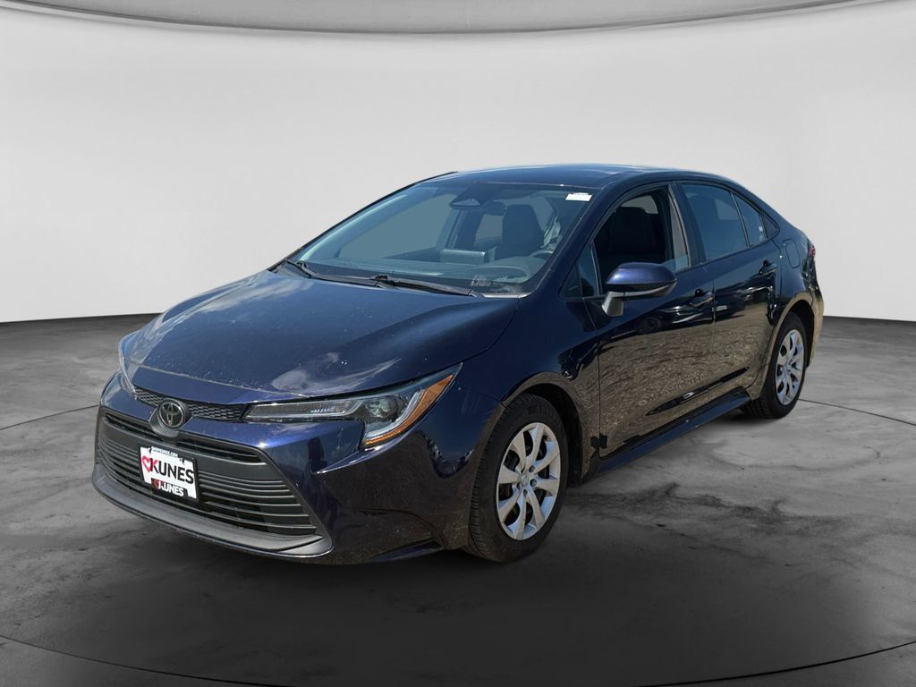 Used 2024 Toyota Corolla LE FWD image 4