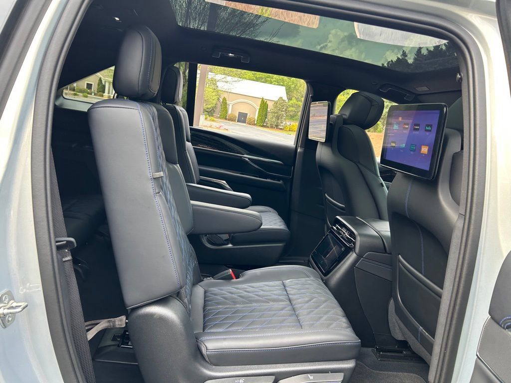 Used 2025 Cadillac Escalade IQ Sport 1 w/ Smart Trailering package AWD/4WD image 57