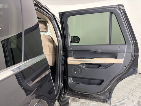 Used 2023 Ford Expedition Limited AWD/4WD image 29