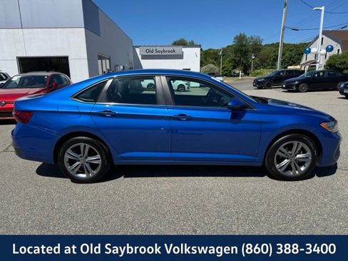 Certified 2024 Volkswagen Jetta SE FWD image 4