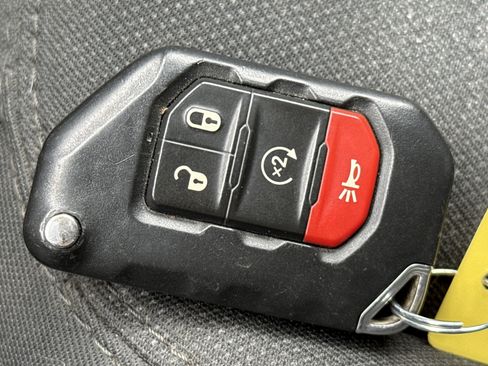 Used 2020 Jeep Gladiator Sport w/ Quick Order Package 24S image 28