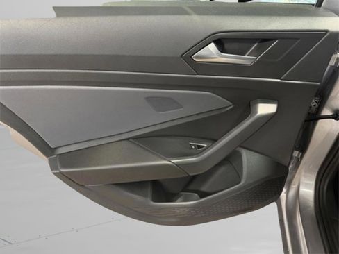 Used 2025 Volkswagen Jetta SE image 35