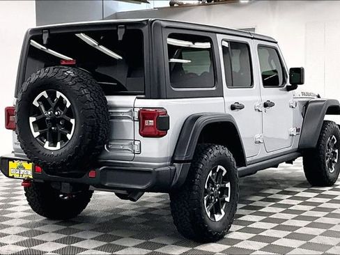 Used 2024 Jeep Wrangler Unlimited Rubicon w/ Technology Group AWD/4WD image 12