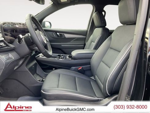 Used 2025 Buick Enclave Preferred image 9