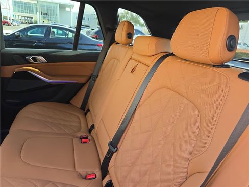 Used 2025 BMW X5 sDrive40i w/ Premium Package RWD image 12