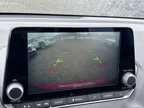 Certified 2021 Nissan Sentra SV FWD image 14