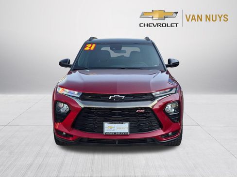 Used 2021 Chevrolet TrailBlazer RS FWD image 2