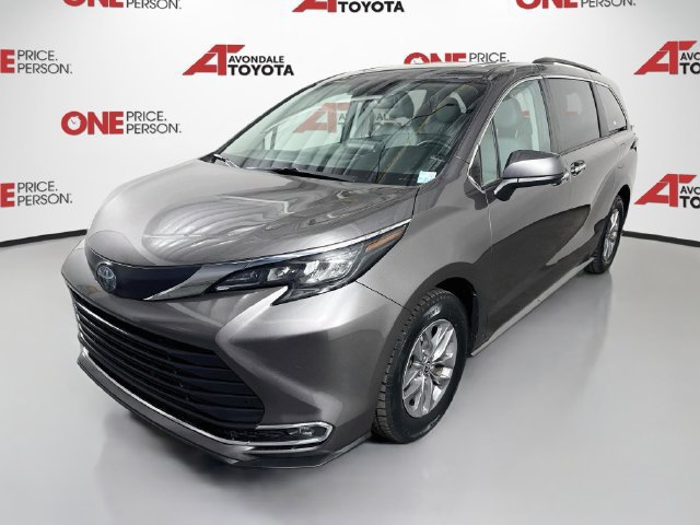 Certified 2024 Toyota Sienna XLE FWD image 4