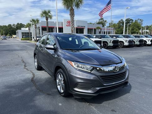 Used 2019 Honda HR-V LX image 2