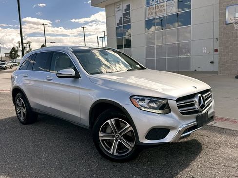 Used 2019 Mercedes-Benz GLC 300 4MATIC image 2