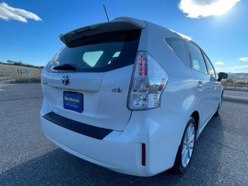 Used 2014 Toyota Prius V Five image 6