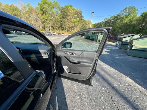 Used 2025 Chevrolet Equinox LT w/ Safety and Technology Package image 32