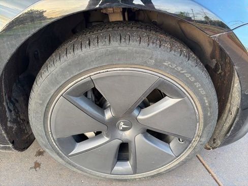 Used 2022 Tesla Model 3 Long Range image 9