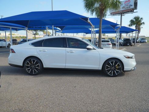 Used 2024 Honda Accord Touring image 9