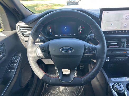 Used 2024 Ford Escape ST-Line w/ Tech Pack #1 AWD/4WD image 17