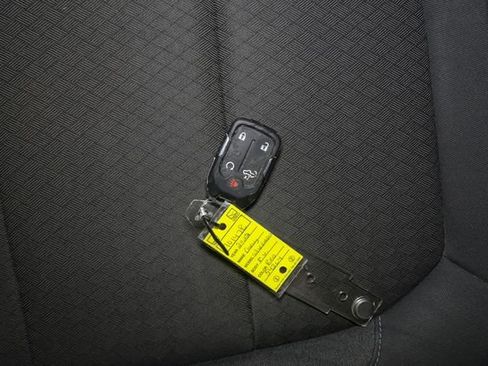 Used 2022 Chevrolet Silverado 1500 LT AWD/4WD image 35