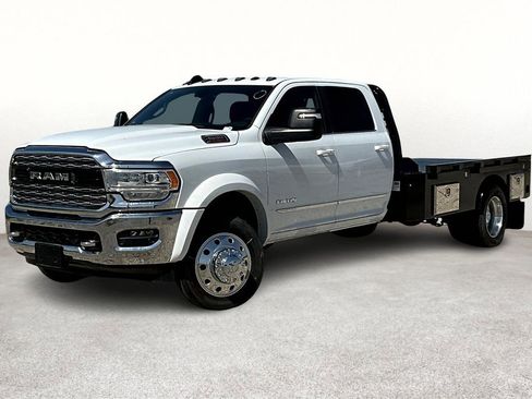 Used 2024 RAM 4500 4x4 Crew Cab DRW image 2