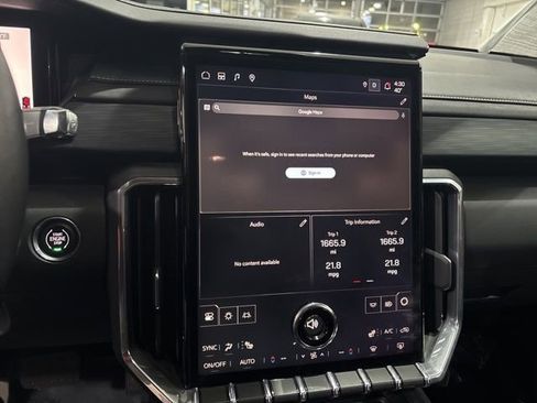 Used 2025 GMC Acadia Elevation image 20