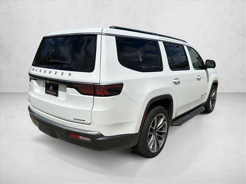 Used 2022 Jeep Wagoneer Series II w/ Premium Group I AWD/4WD image 5