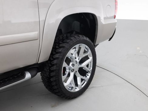 Used 2007 Chevrolet Avalanche LT w/ LT Preferred Equipment Group AWD/4WD image 22