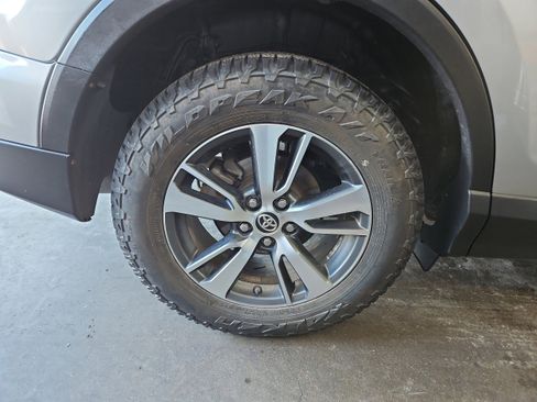 Used 2018 Toyota RAV4 XLE image 17