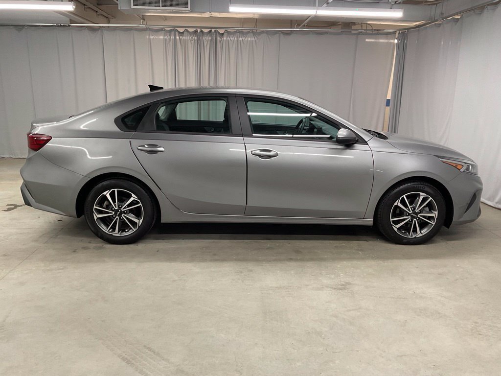 Used 2023 Kia Forte LXS w/ LXS Technology Package FWD image 17