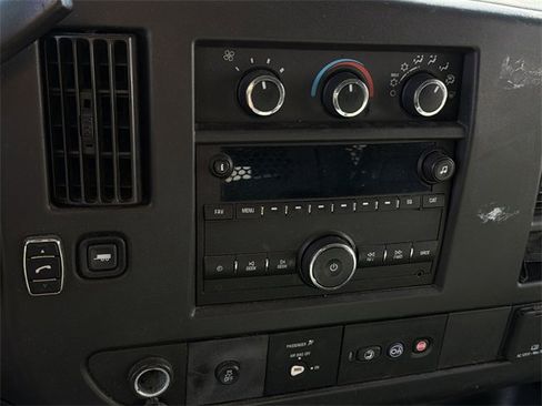 Used 2018 Chevrolet Express 2500 w/ Driver Convenience Package image 12
