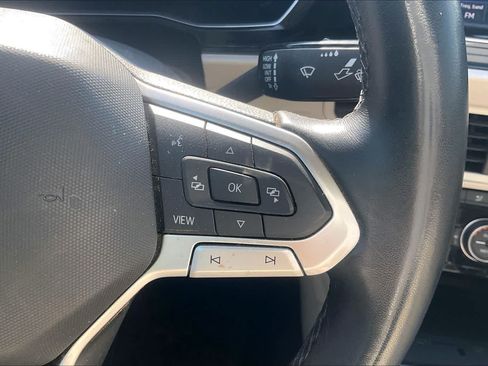 Used 2023 Volkswagen Jetta SE w/ Panoramic Sunroof Package FWD image 24