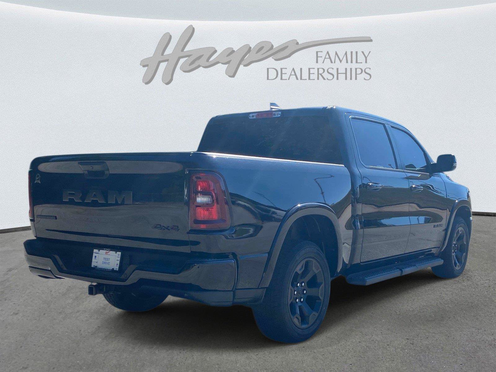 Used 2025 RAM 1500 Big Horn AWD/4WD image 3